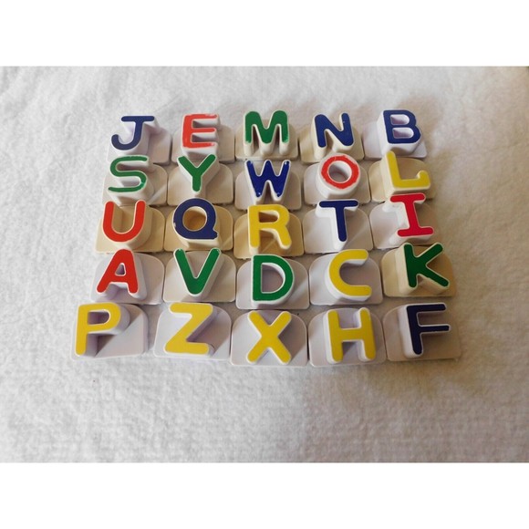 Leap Frog 2002 Fridge Phonics Magnetic Alphabet Electronic Base plus 25 Letter - Picture 4 of 4